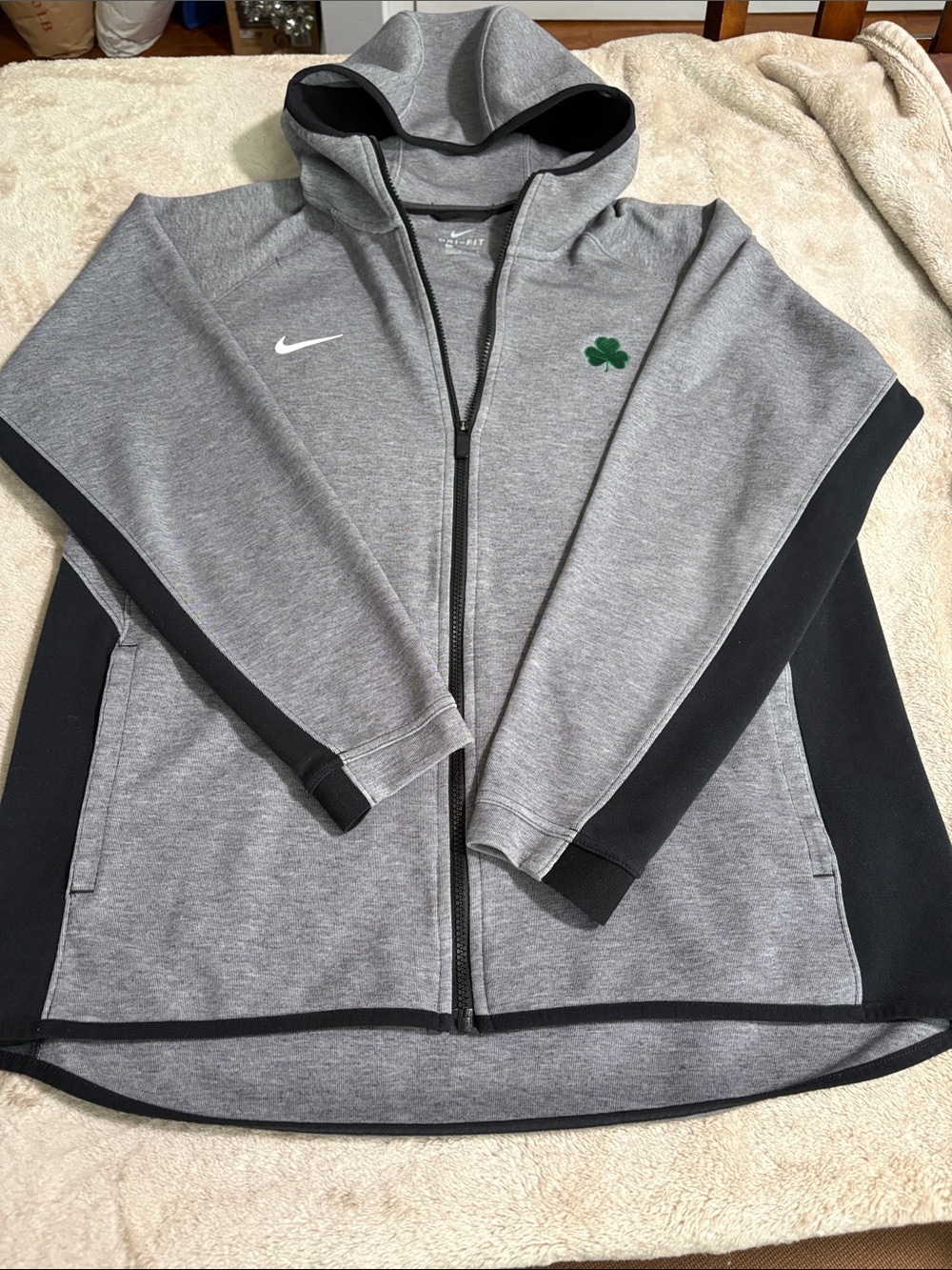 Nike Dri-FIT Showtime Full Zip Basketball Hoodie Gray Shamrock Clover- Men’s L